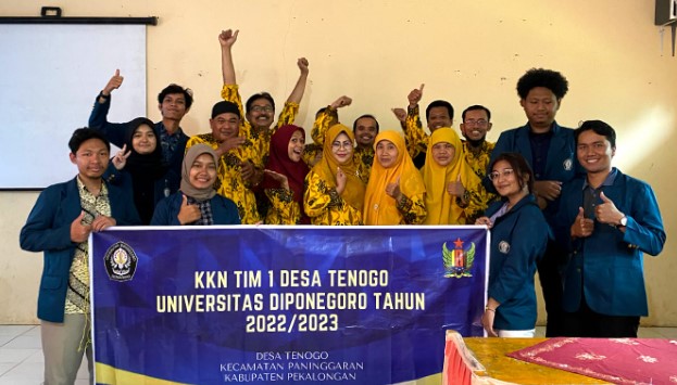 Mahasiswa Undip Inventarisasi dan Bukukan Berkas Desa dan SMPN 02 Paninggaran Agar Tak Ruwet